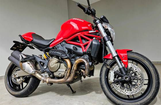 DUCATI MONSTER 821 DUCATI MONSTER 821